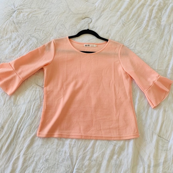 3 for $20 ⭐️ Pink Bell-sleeve top - Picture 2 of 6